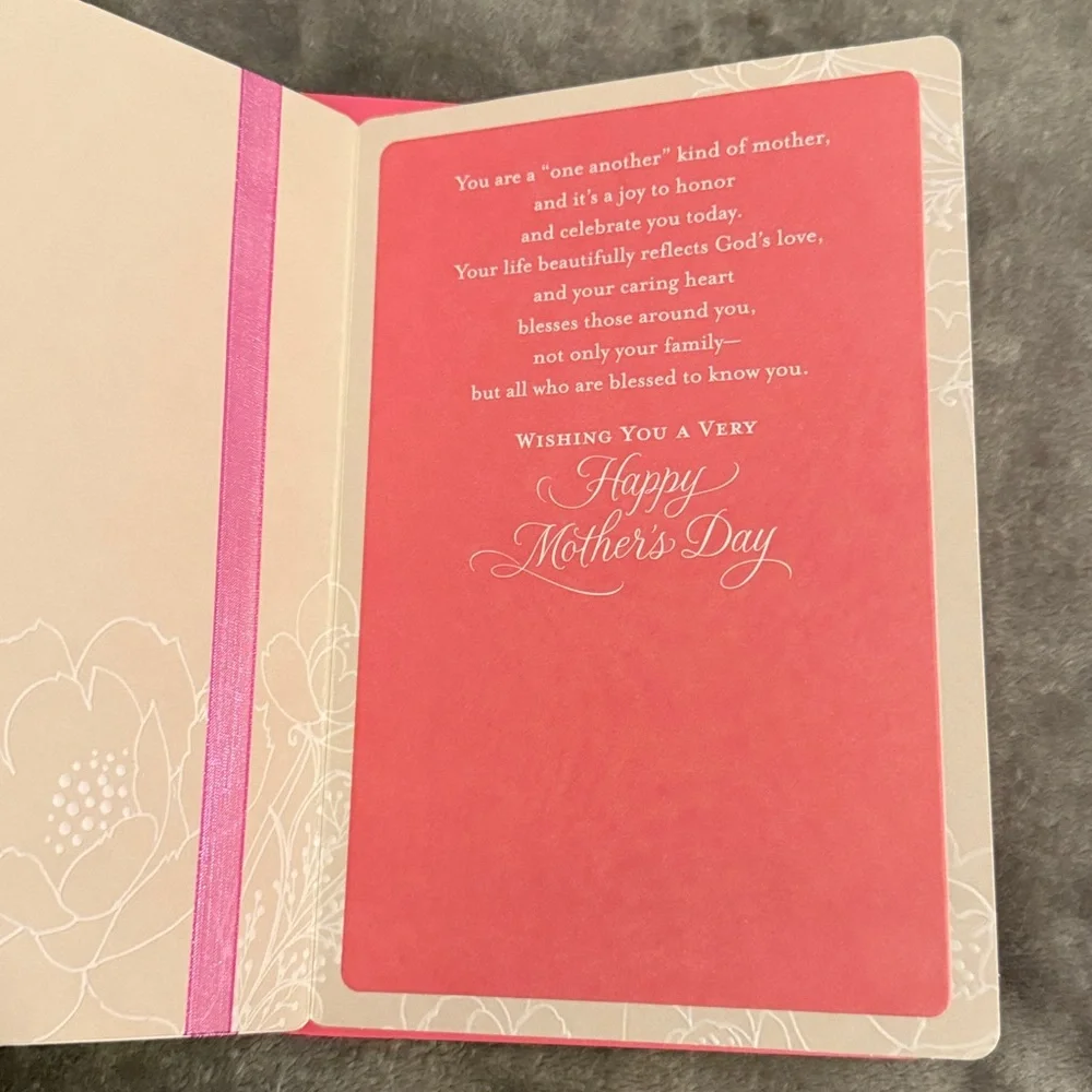 🌻 Bundle of 2 Hallmark and DaySpring Mother’s Day Cards